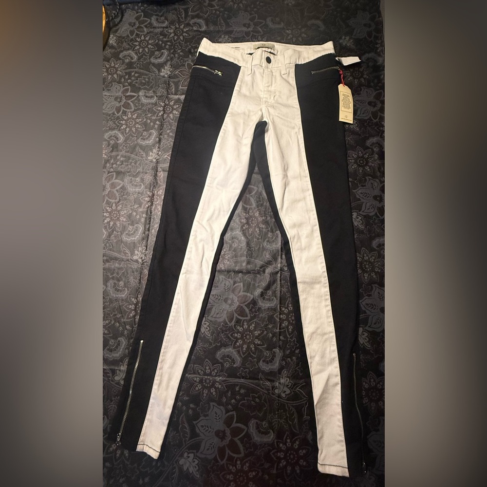Chic Two-Tone Skinny Jeans